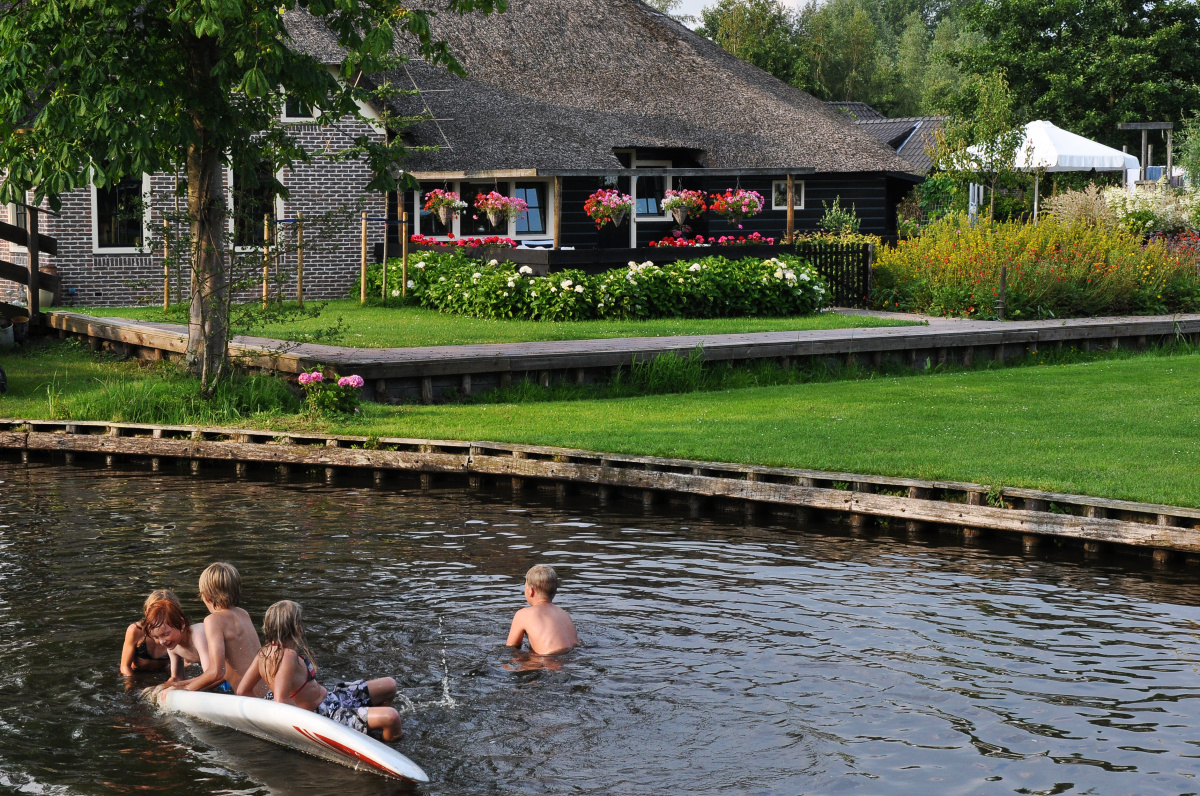 Giethoorn – holandské Benátky