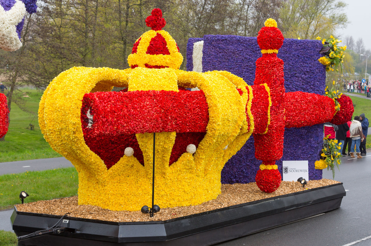 Květinové korzo Bollenstreek – alegorické květinové vozy