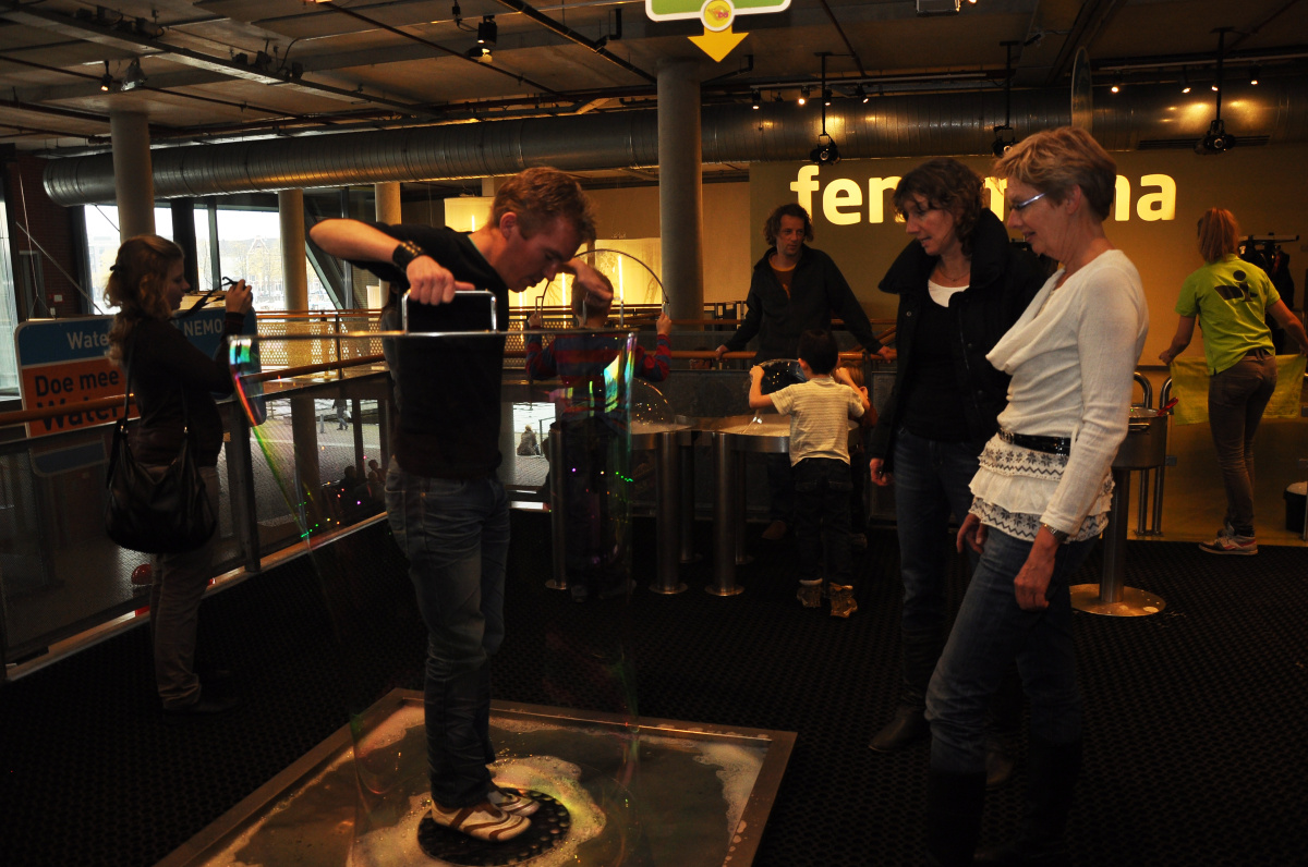 NEMO Science Center – vědecké muzeum, kde si budete hrát