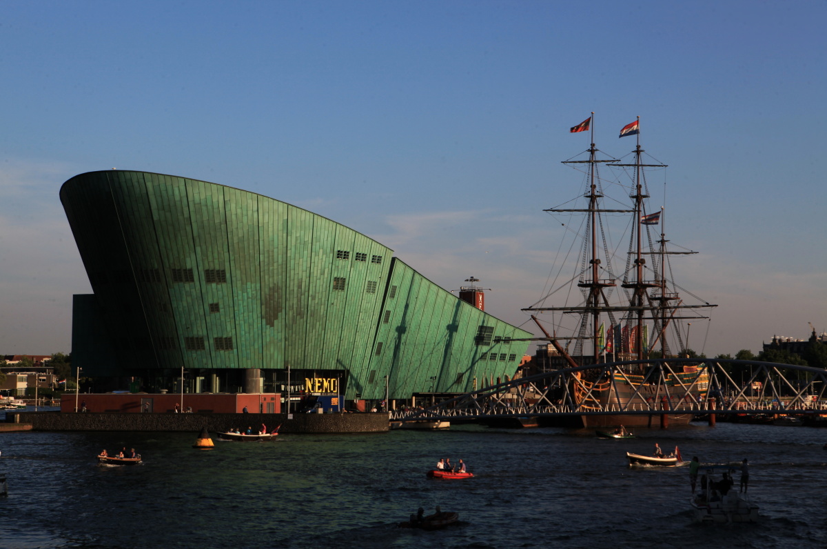 NEMO Science Center – vědecké muzeum, kde si budete hrát