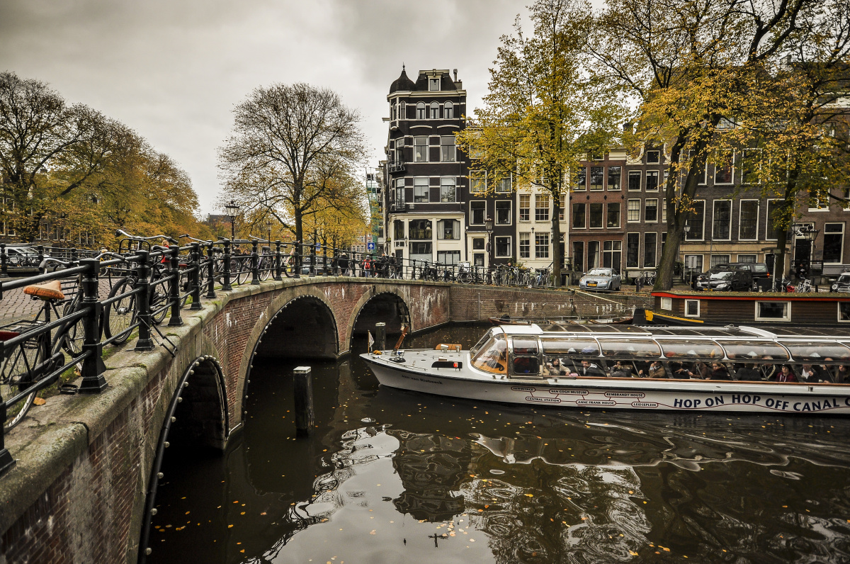 Romantické plavby po amsterdamských kanálech