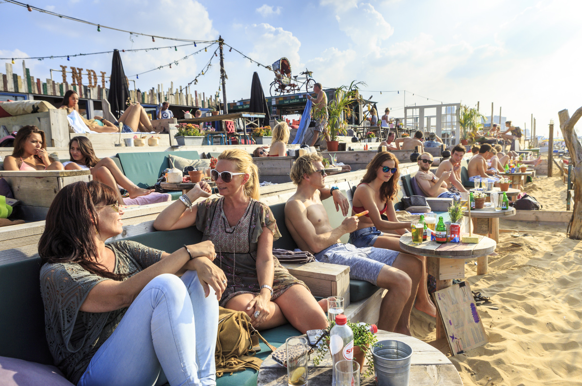 Scheveningen – širokoupláž lemují kavárny