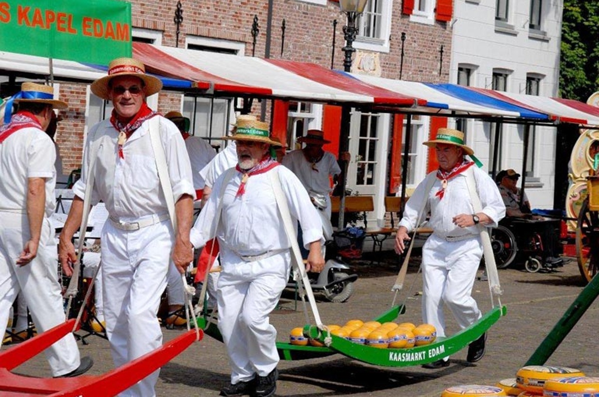 Sýrový trh v Edamu